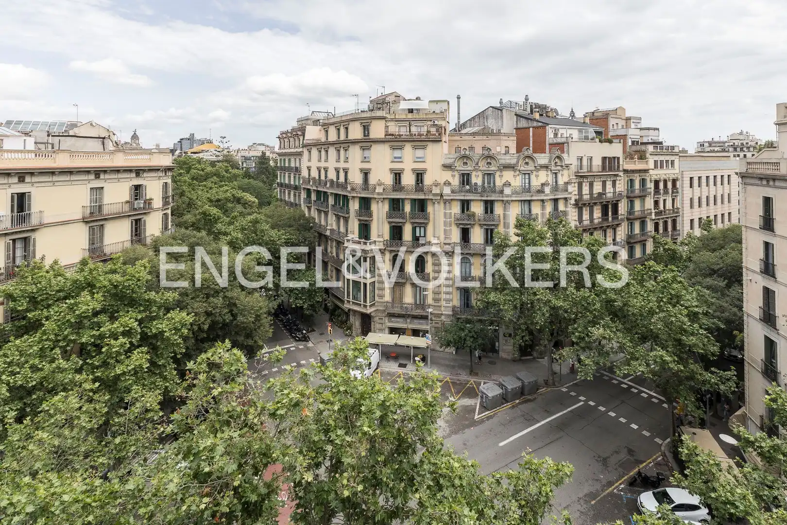 Vista exterior de Pis en venda en Barcelona amb Aire condicionat, Calefacció i Parquet