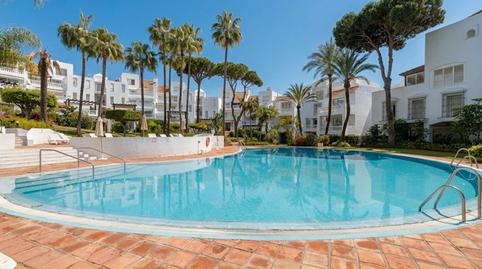 Foto 3 de Apartament en venda a Conjunto White Pearl Beach, Romana Playa, Marbella