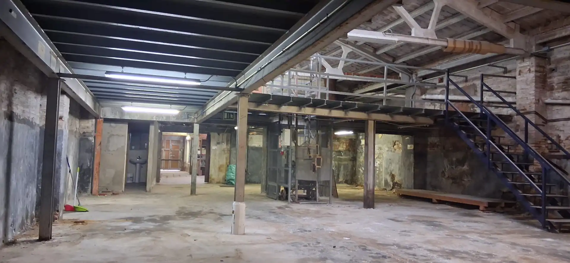 Nau industrial en venda en Sabadell