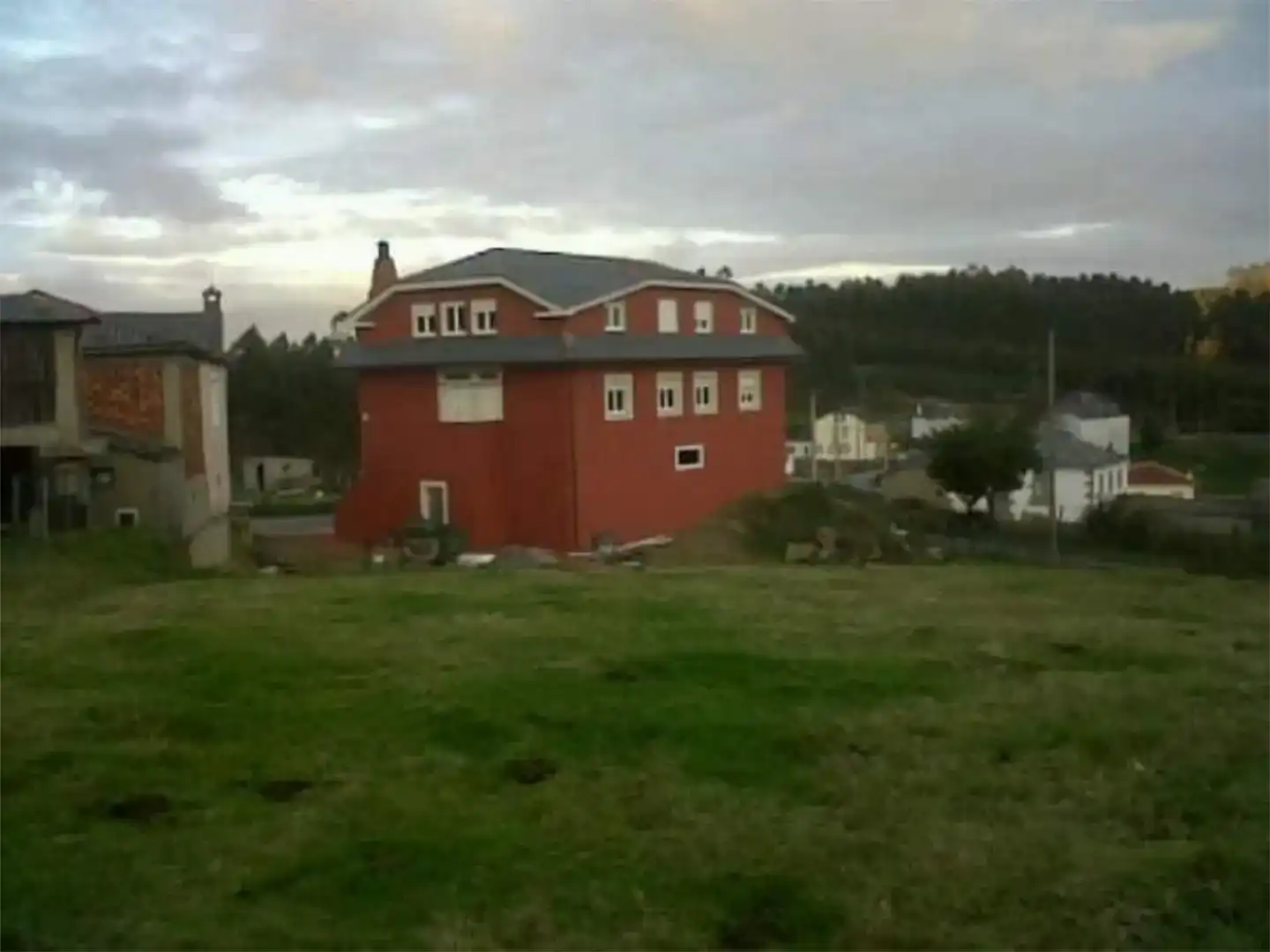 Vista exterior de Casa o xalet en venda en Xove amb Jardí privat i Balcó