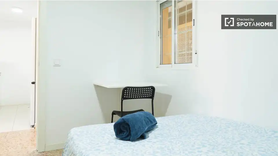Schlafzimmer von Wohnung zur Miete in Madrid mit Klimaanlage, Heizung und Möbliert
