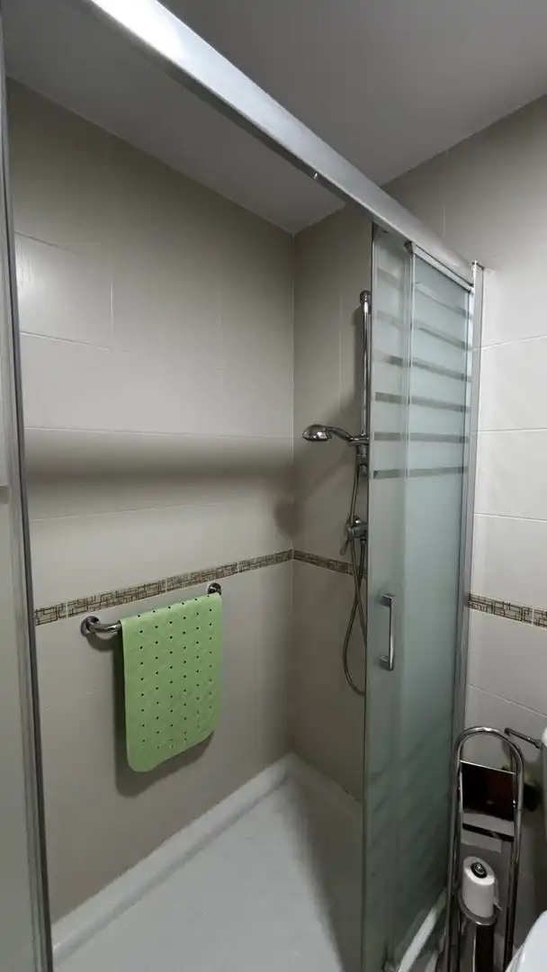 Wohnung zur Miete in SANTA ADELA, Barrio de Zaidín