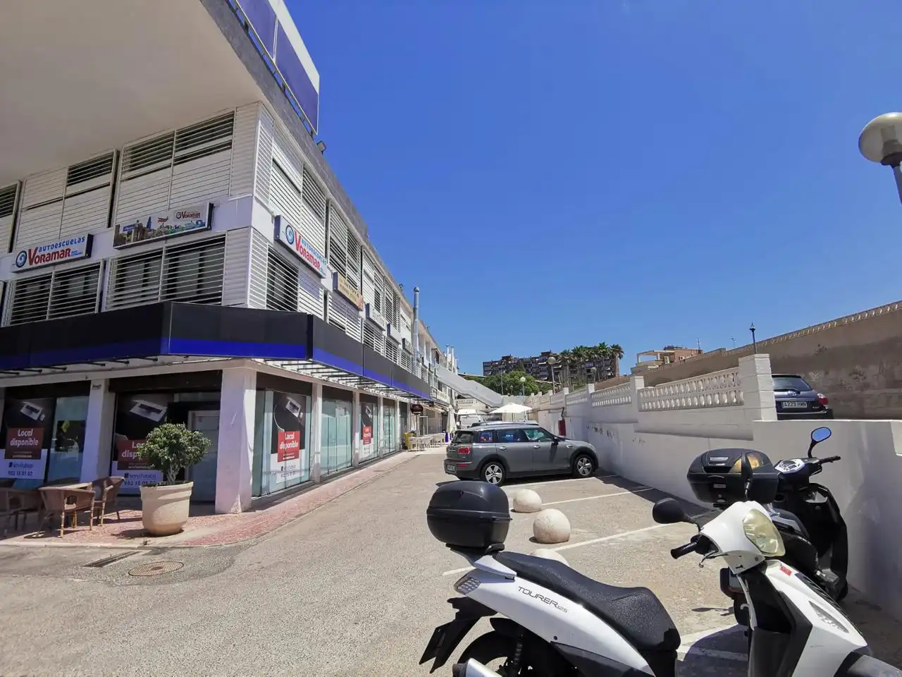 Vista exterior de Local en venta en Alicante / Alacant