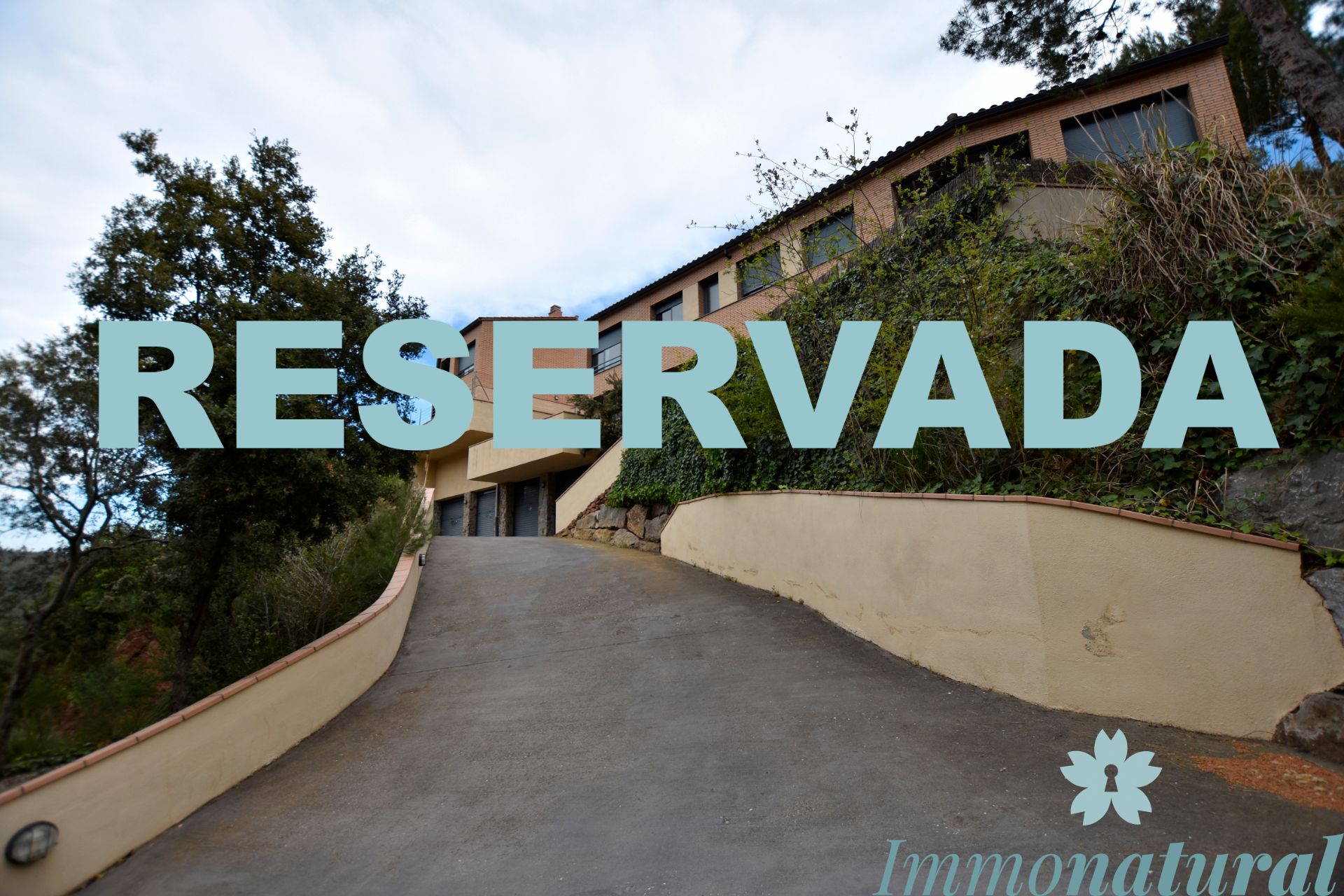 Casa adosada en venda en Torrelles de Llobregat amb Calefacció, Jardí privat i Parquet