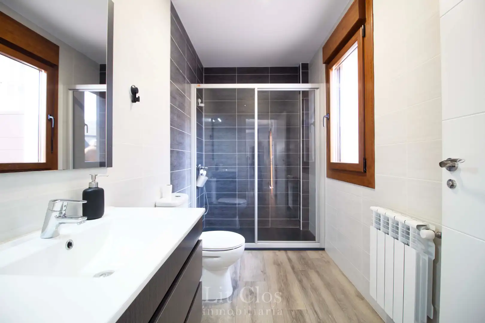 Baño de Casa adosada en venta en A Rúa  con Calefacción, Jardín privado y Parquet