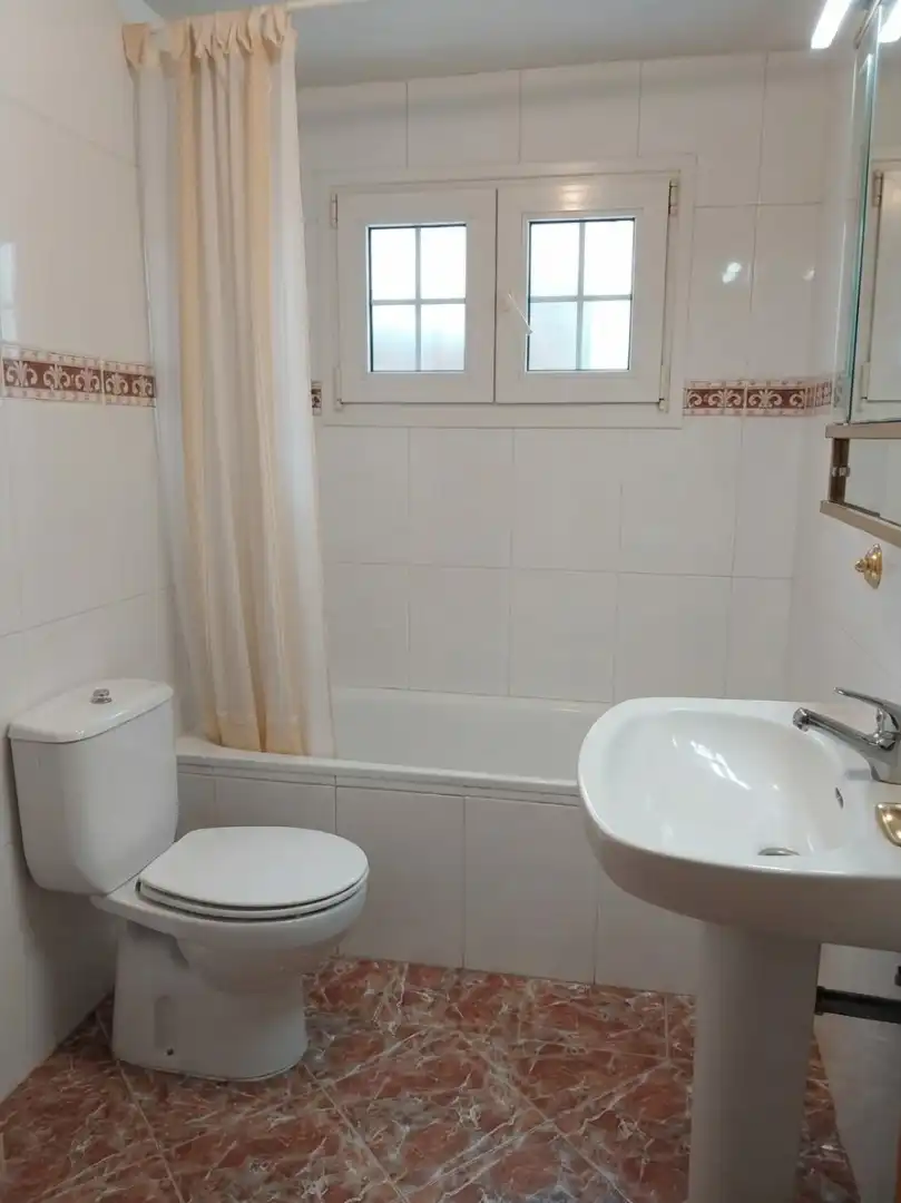 Baño de Casa o chalet en venta en Pozuelo de Alarcón con Aire acondicionado, Calefacción y Jardín privado