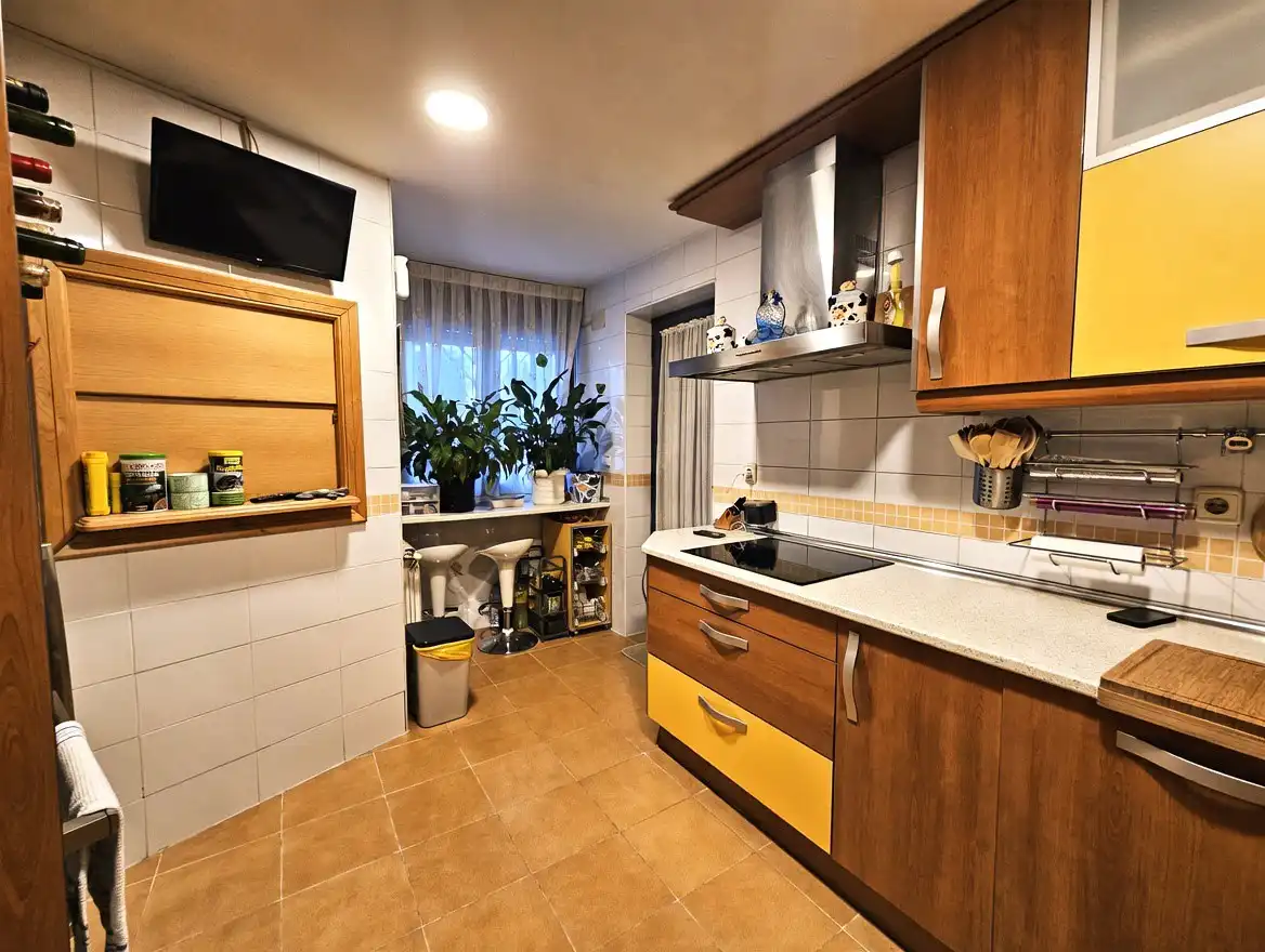 Cocina de Piso en venta en Parla con Aire acondicionado, Calefacción y Jardín privado