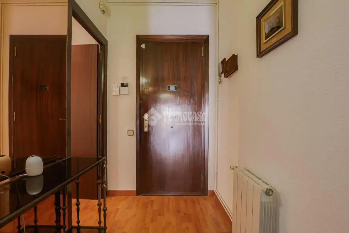 Flat for sale in Barcelona  with Air Conditioner, Heating and Balcony