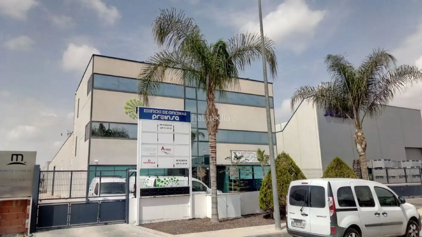 Oficina amb ascensor de lloguer a Calle Carlos Egea Krauel 1314