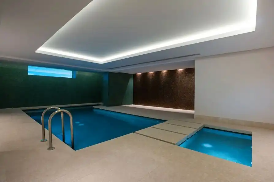 Piscina de Casa o chalet en venta en Marbella con Aire acondicionado, Calefacción y Terraza