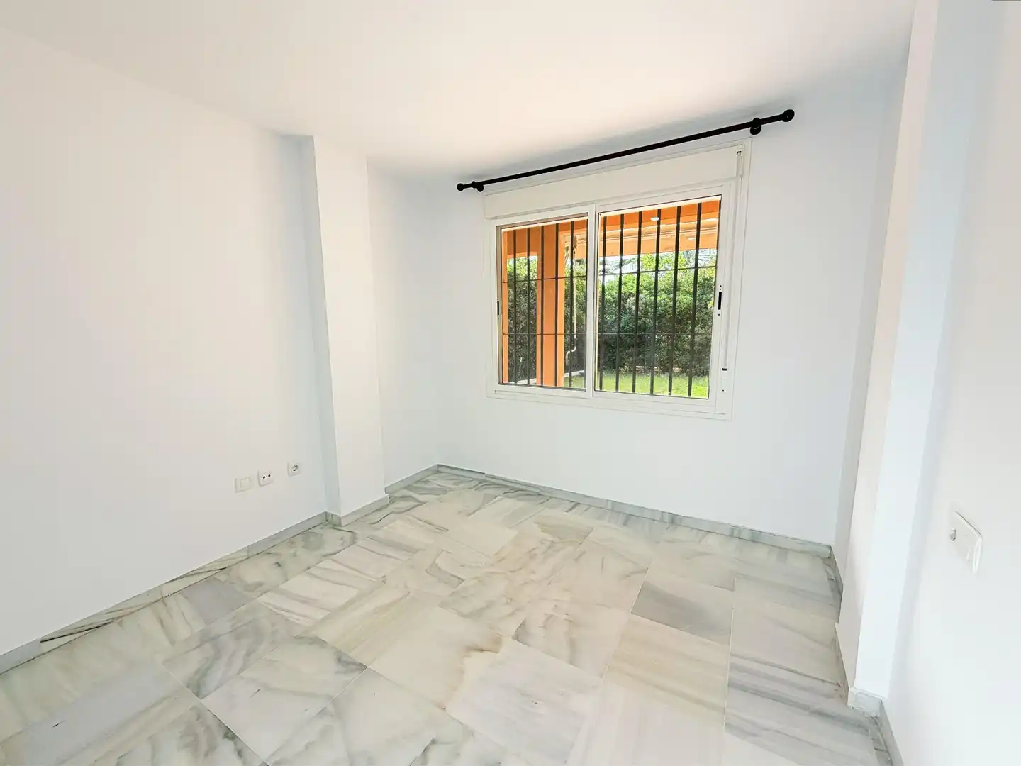 Dormitori de Planta baixa en venda en El Puerto de Santa María amb Aire condicionat, Calefacció i Jardí privat