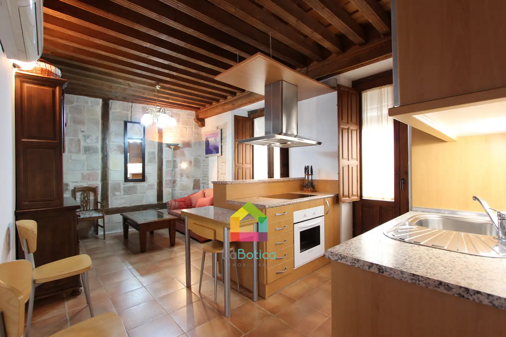 Kitchen of Flat for rent in  Toledo Capital  with Air Conditioner and Furnished