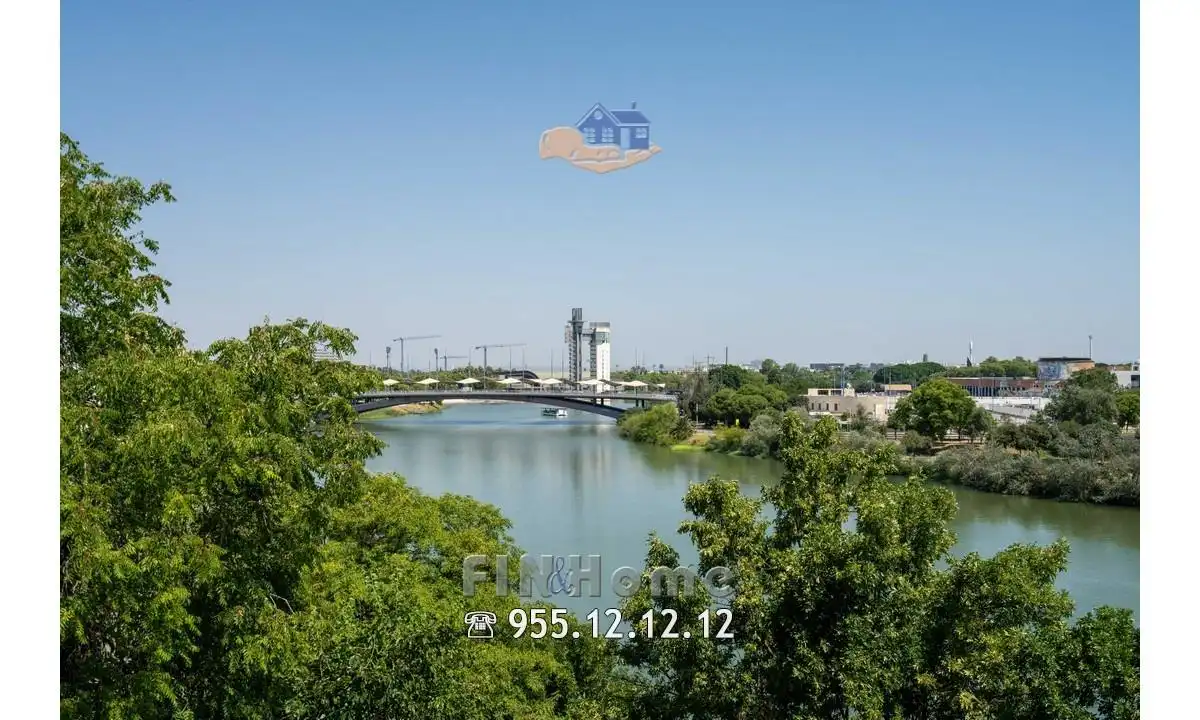 Ático de alquiler en Sevilla con Aire acondicionado, Calefacción y Jardín privado
