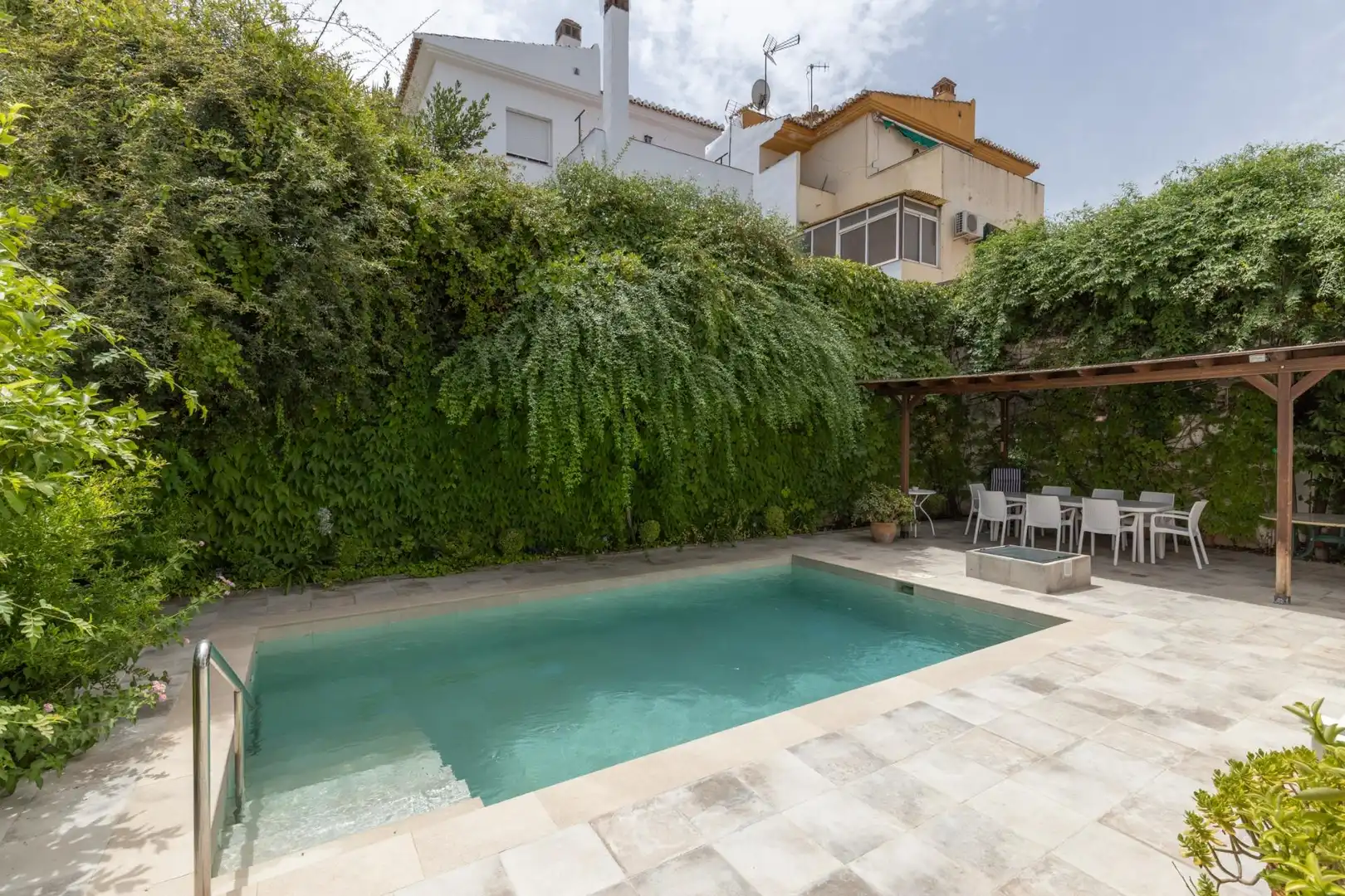 Piscina de Casa o xalet en venda en La Zubia amb Aire condicionat, Calefacció i Jardí privat