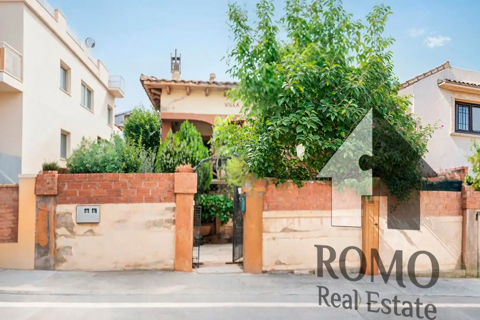 Vista exterior de Casa o chalet en venta en Santa Perpètua de Mogoda con Terraza