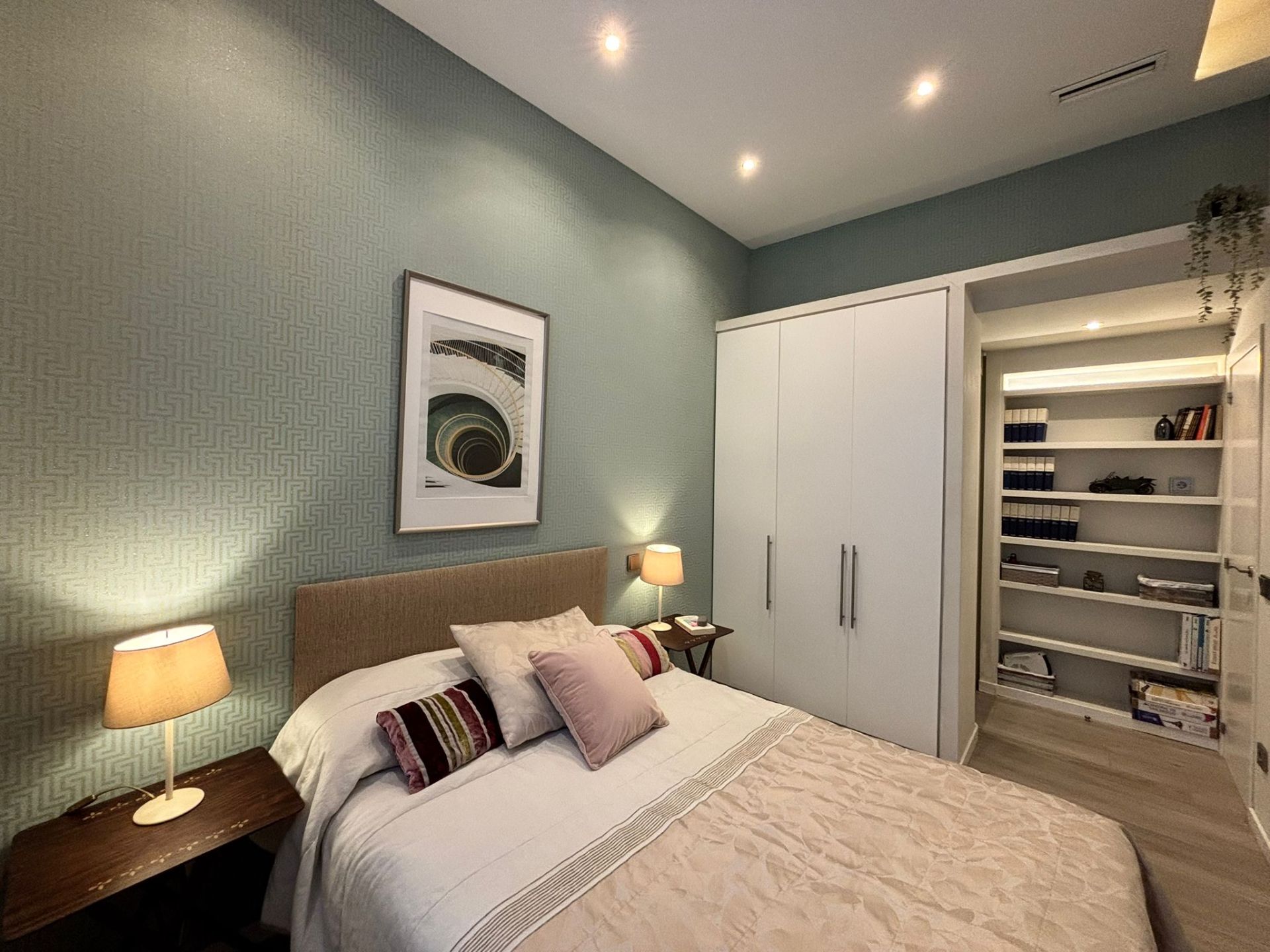 Dormitori de Apartament en venda en  Madrid Capital amb Aire condicionat, Calefacció i Parquet