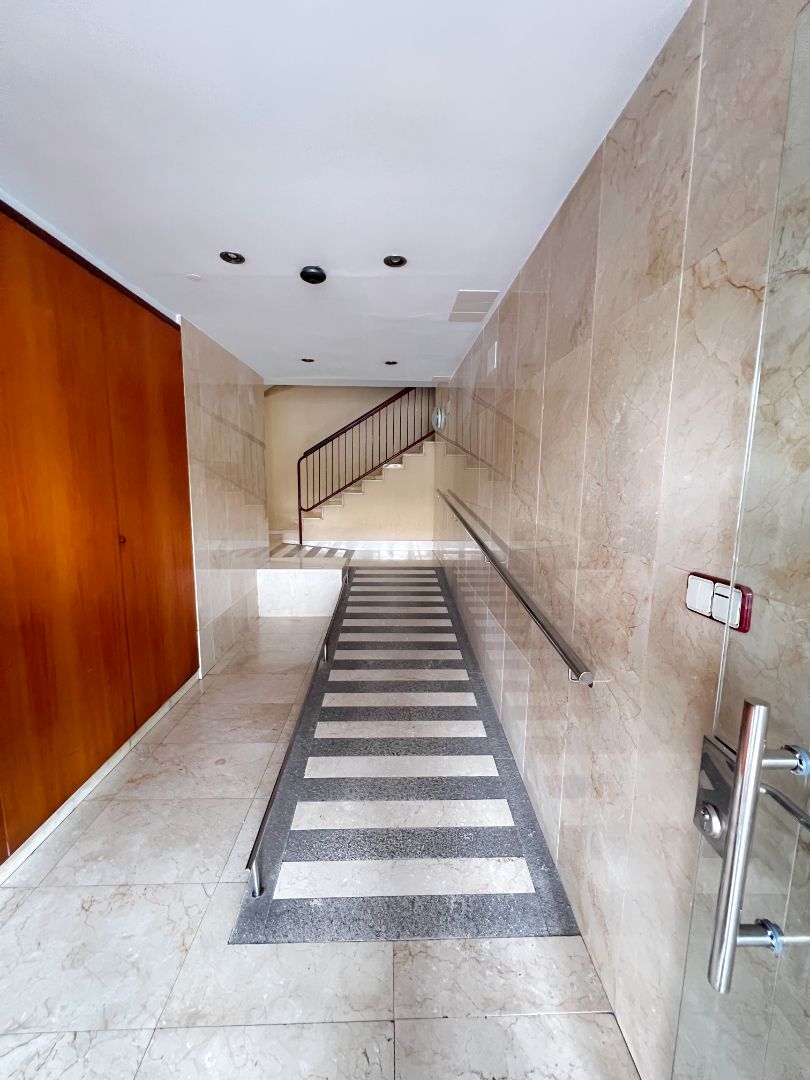 Piso en venta en Girona Capital con Calefacción y Parquet
