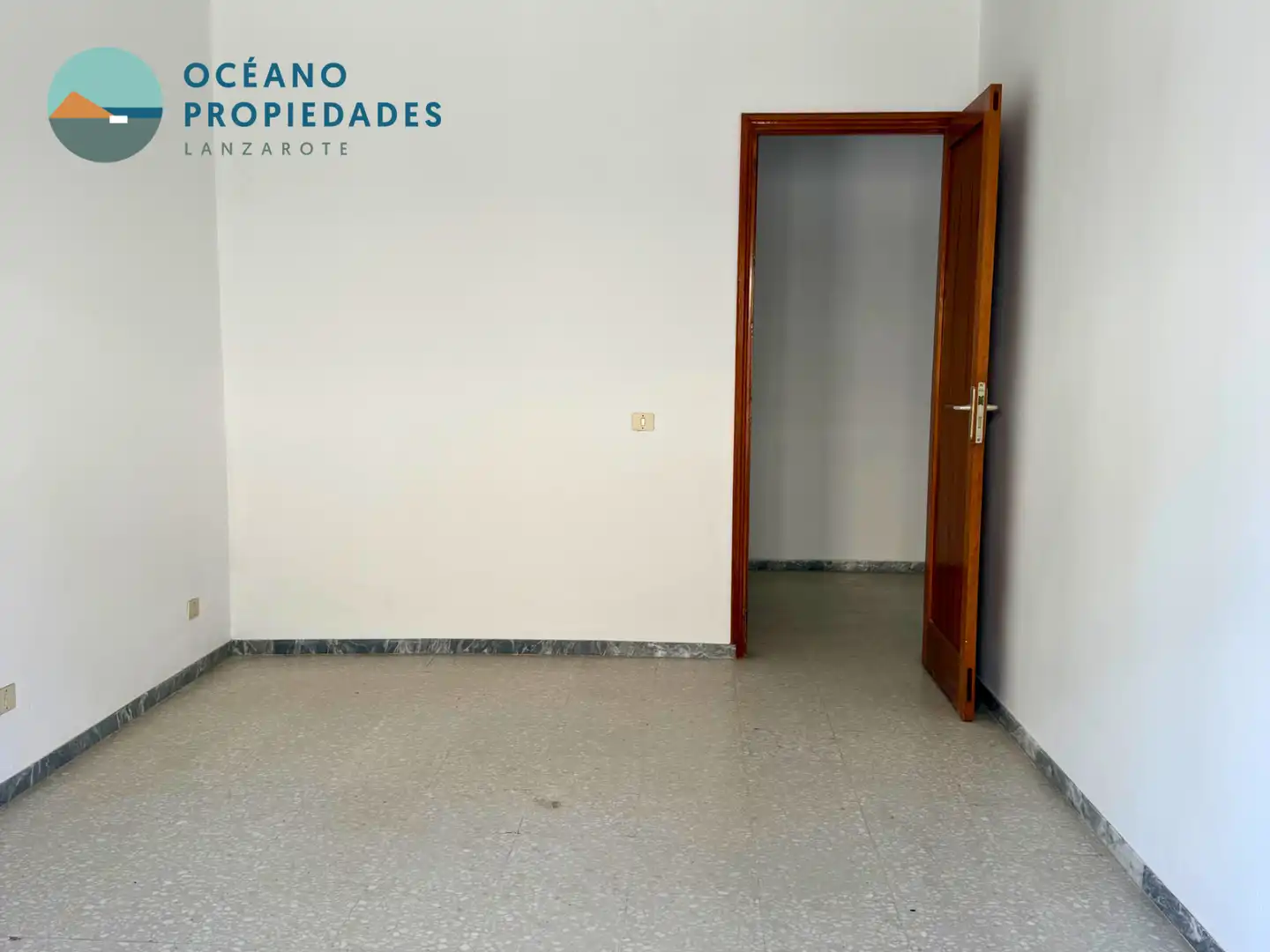 Habitación de Apartamento en venta en Arrecife con Terraza, Trastero y Balcón