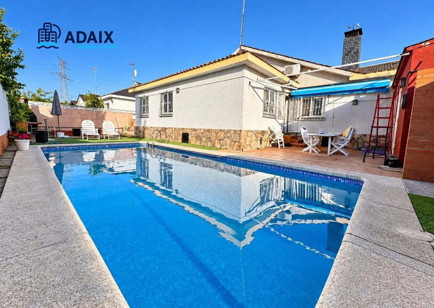 Villa mit Pool zum Verkauf in Casco Antiguo - La Dehesa - Los Monteros