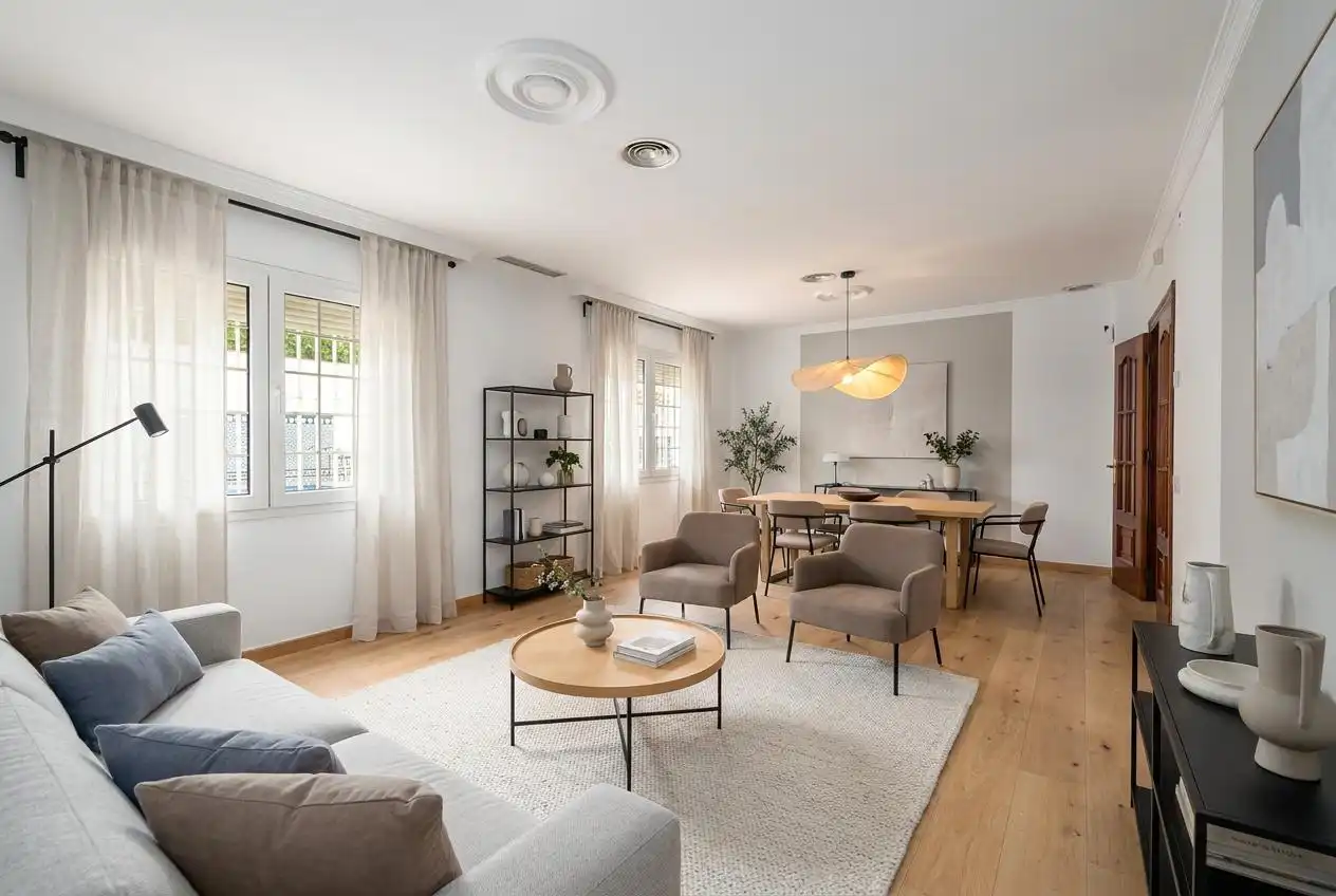 Sala d'estar de Casa o xalet en venda en Málaga amb Jardí privat, Terrassa i Piscina