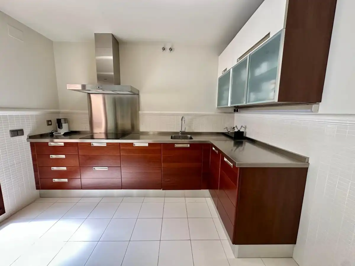 Cuina de Dúplex en venda en Marbella amb Aire condicionat, Terrassa i Traster