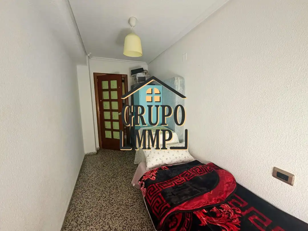 Habitación de Piso en venta en Castellón de la Plana / Castelló de la Plana con Aire acondicionado, Calefacción y Amueblado