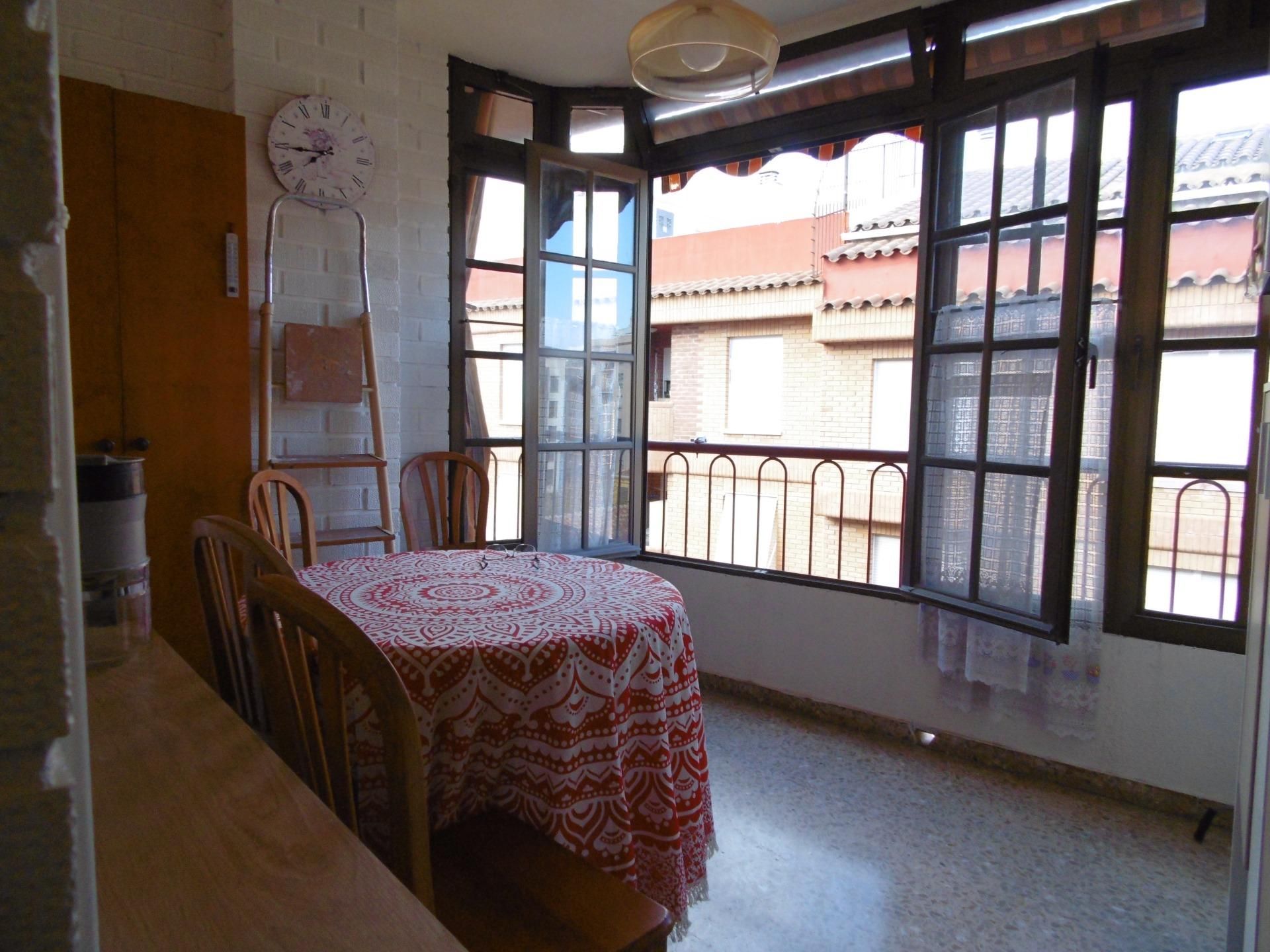 Piso de alquiler en Parque Ribalta - Plaza de Toros, Centro