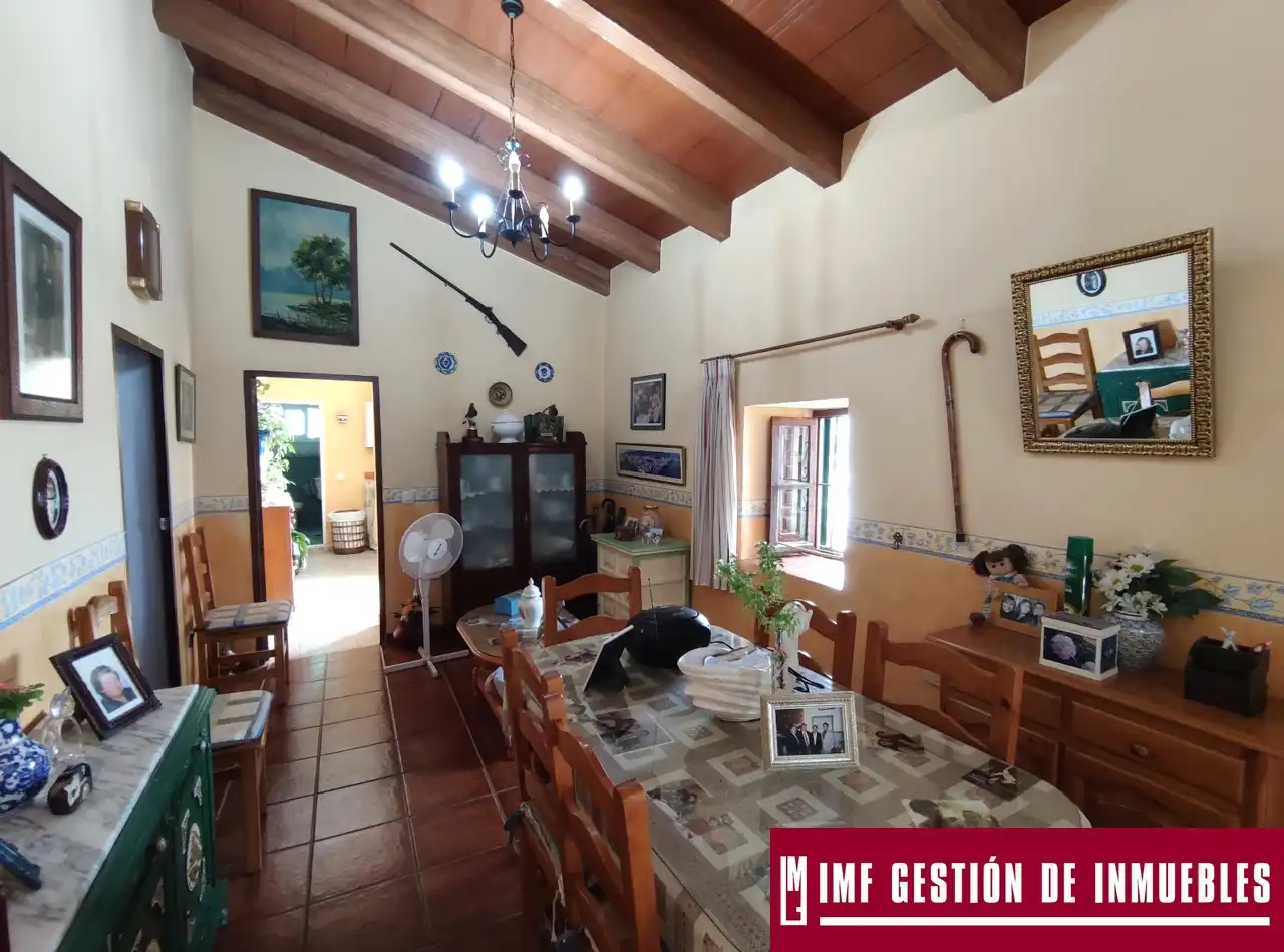 Finca rústica en venta en Vélez-Málaga con Jardín privado, Terraza y Trastero