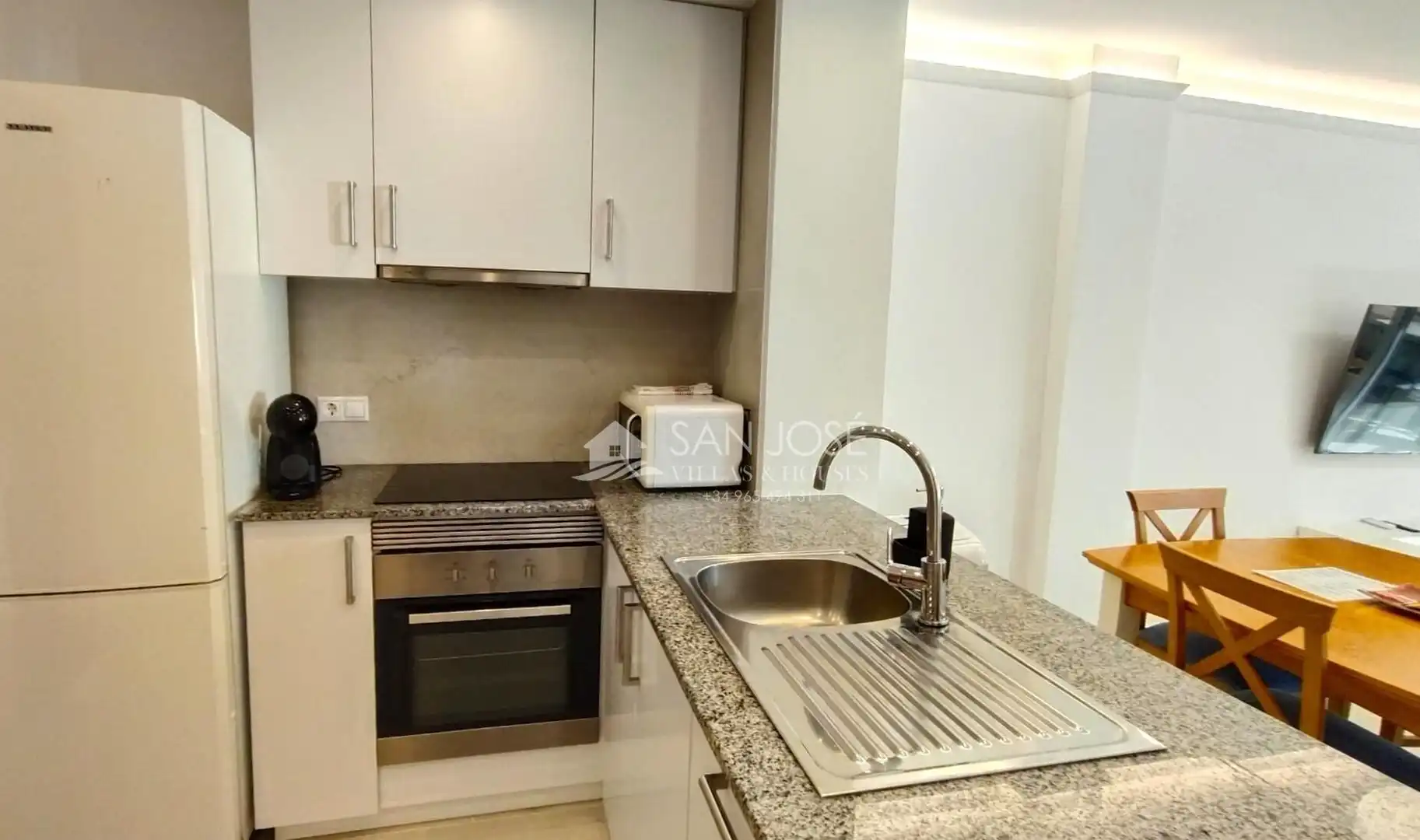 Cocina de Apartamento en venta en Elche / Elx con Aire acondicionado, Calefacción y Jardín privado