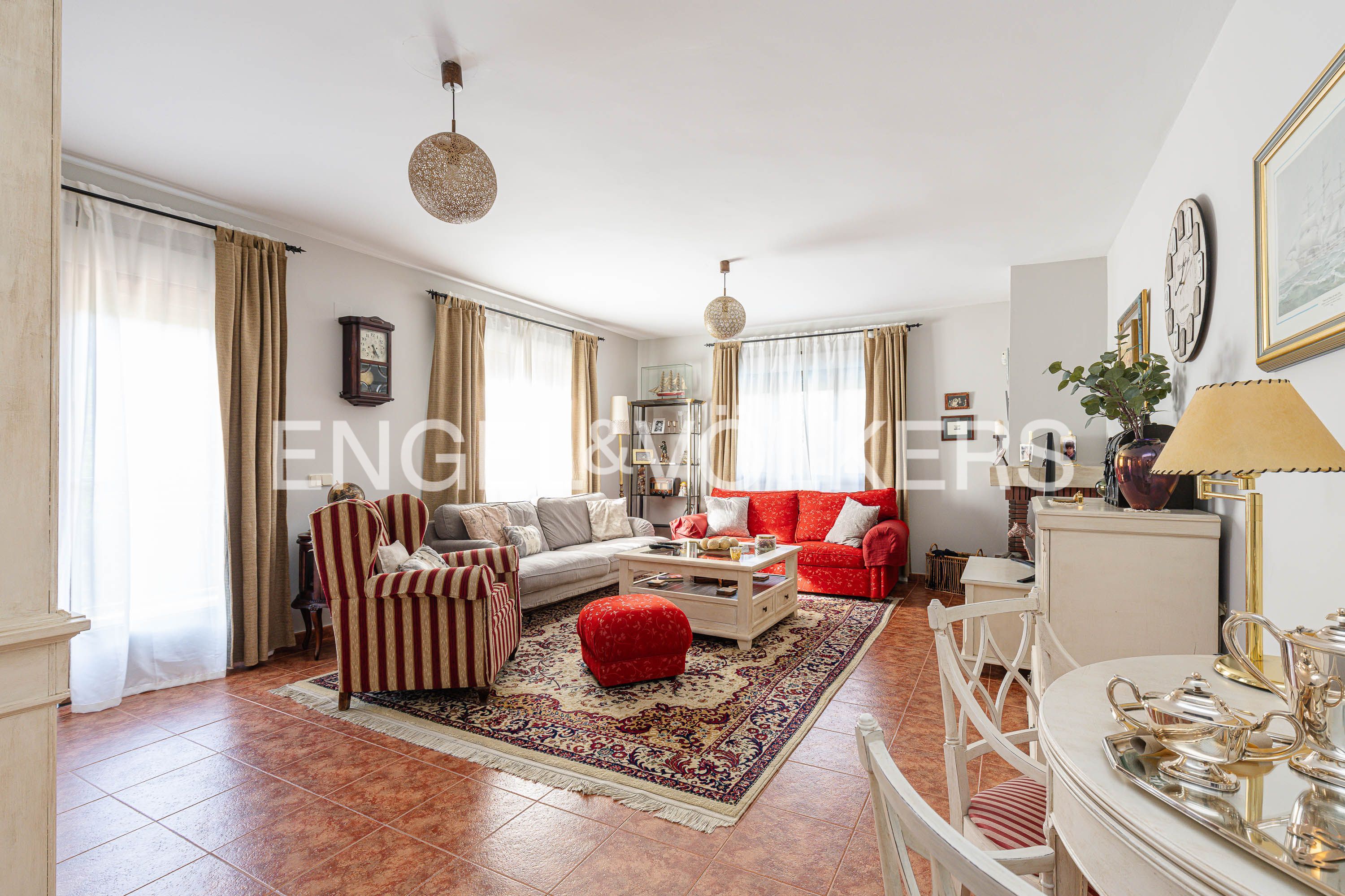 Sala d'estar de Casa o xalet en venda en Valdemorillo amb Aire condicionat, Calefacció i Jardí privat