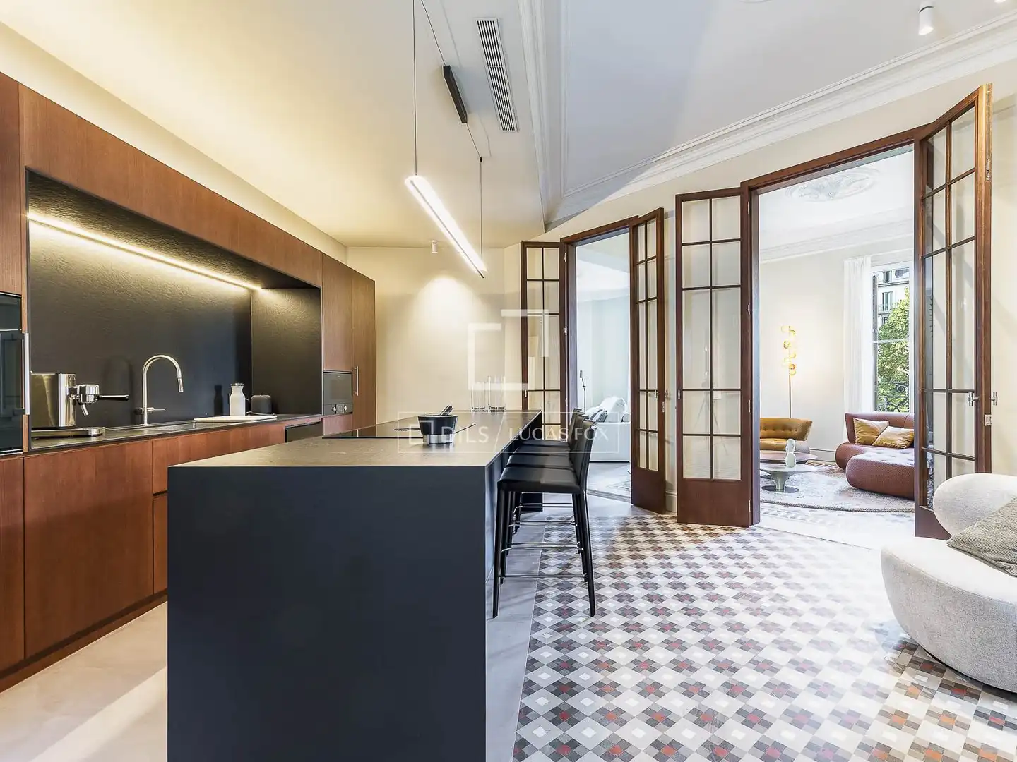 Flat with terrace for sale in Eixample