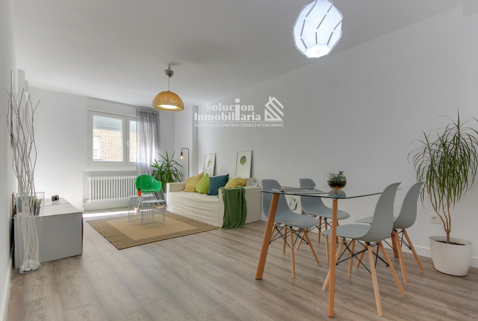 Sala d'estar de Pis en venda en Salamanca Capital amb Calefacció i Terrassa