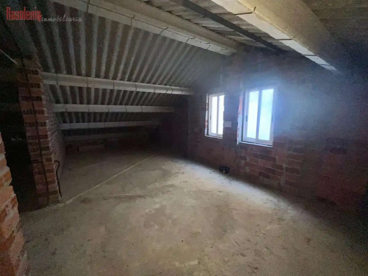 Wohnung zum Verkauf in Coristanco mit Terrasse und Abstellraum