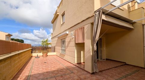 Foto 2 de Casa adosada en venta en Calle Ramal de Lenchin, 8, Cájar, Granada
