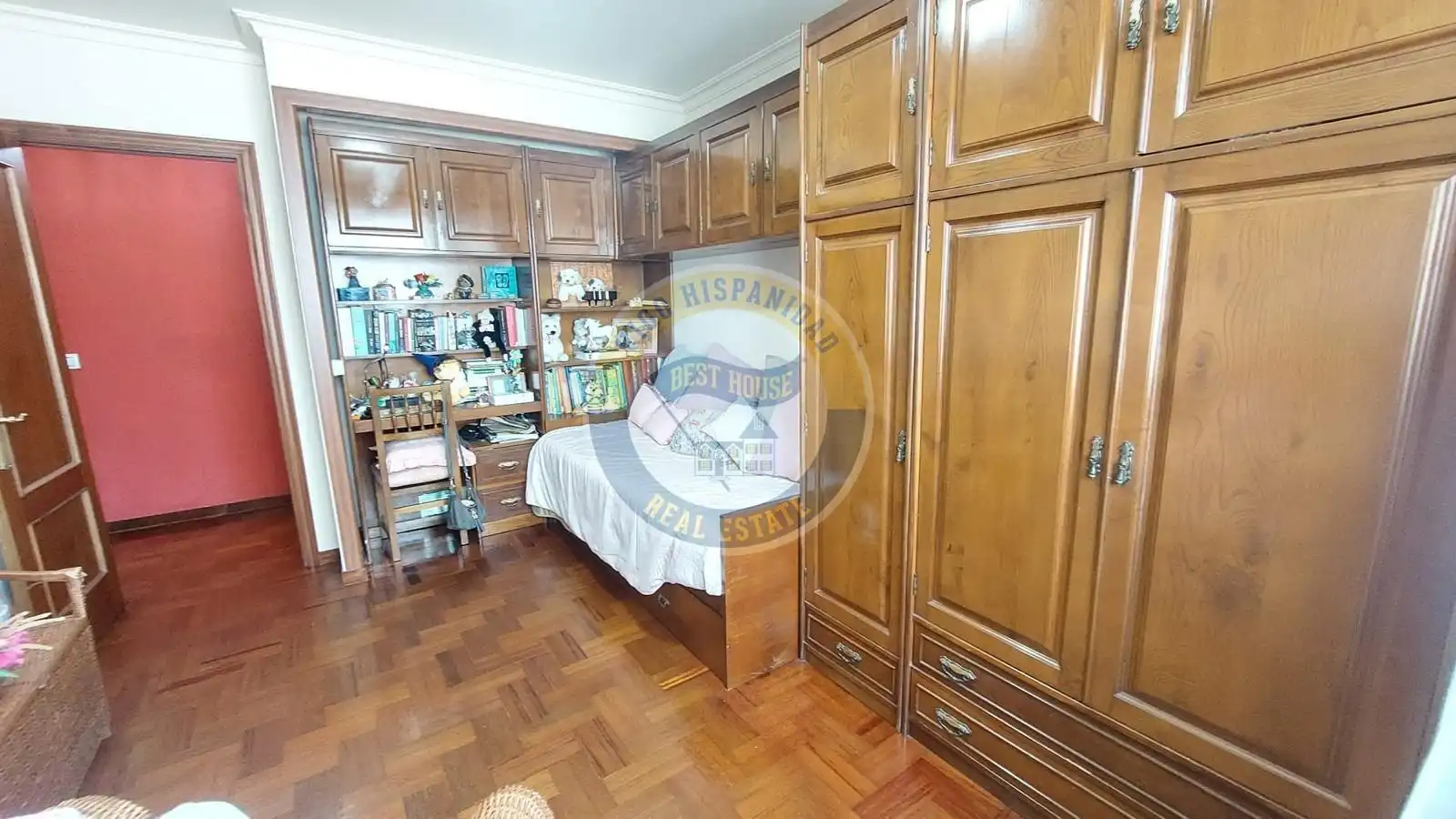 Habitación de Piso en venta en Vigo  con Calefacción, Parquet y Trastero