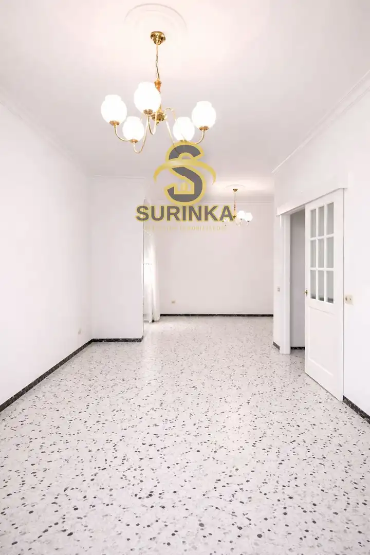 Vista exterior de Piso en venta en Las Palmas de Gran Canaria con Terraza y Trastero