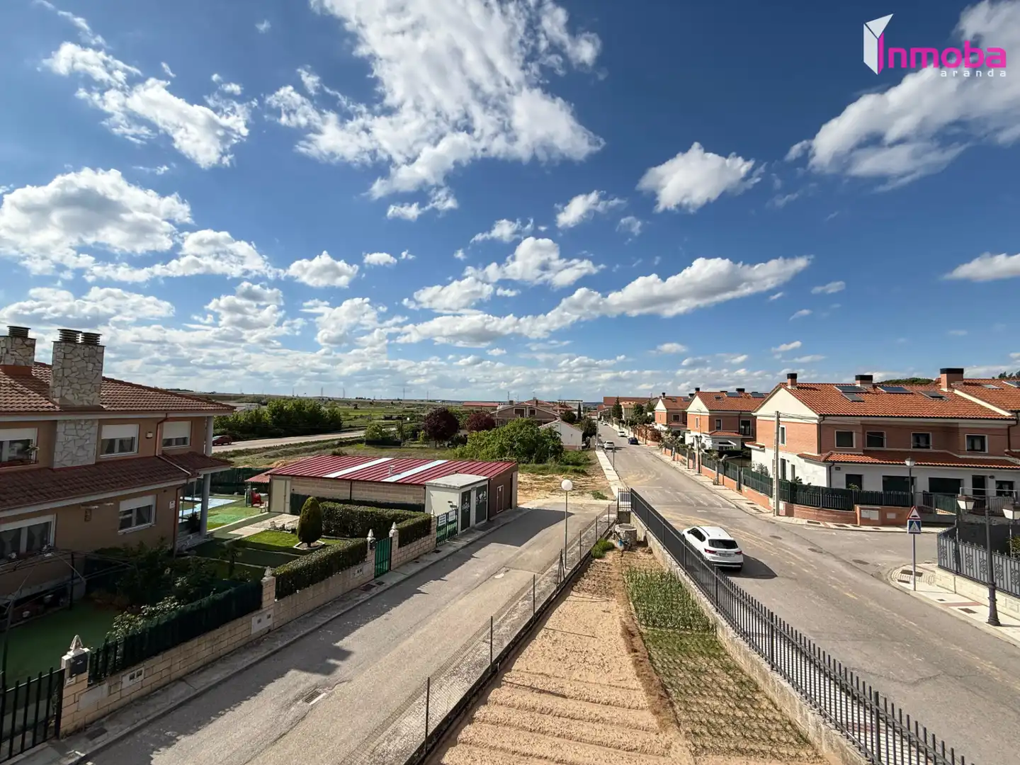Vista exterior de Casa o xalet en venda en Fuentespina amb Calefacció, Jardí privat i Terrassa