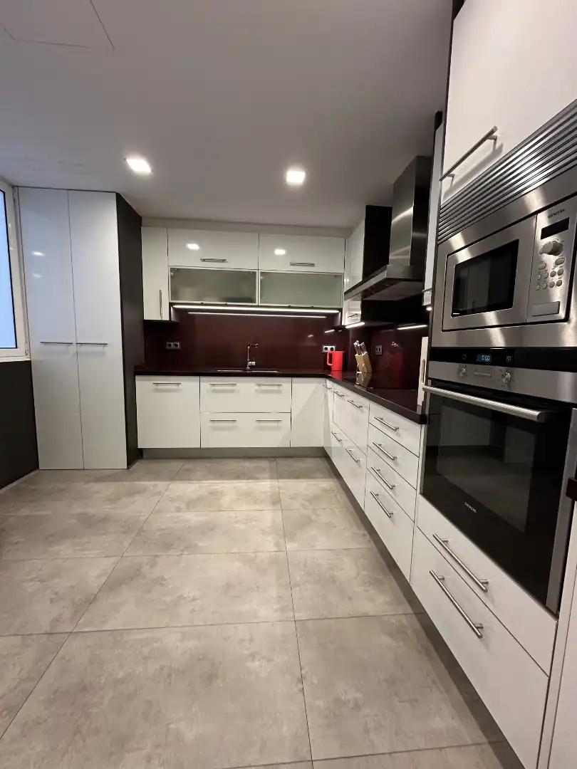 Cuina de Pis de lloguer en Barcelona amb Aire condicionat, Calefacció i Parquet