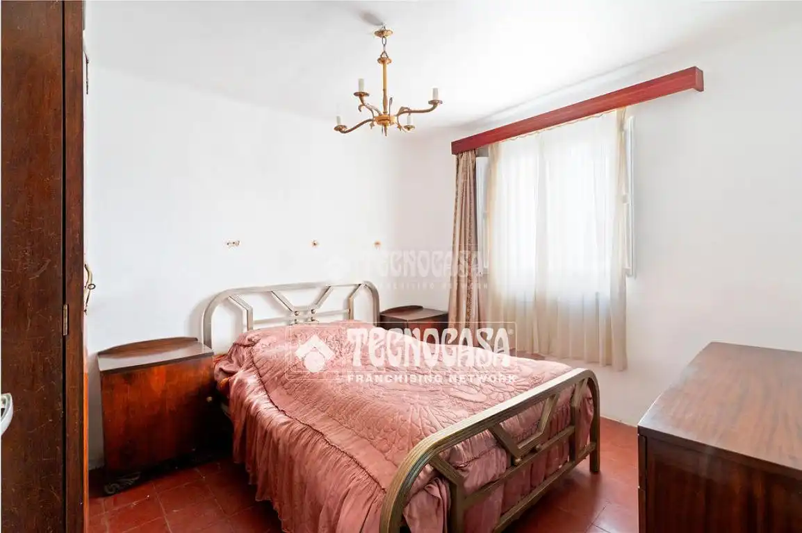 Habitación de Piso en venta en Madrid con Balcón