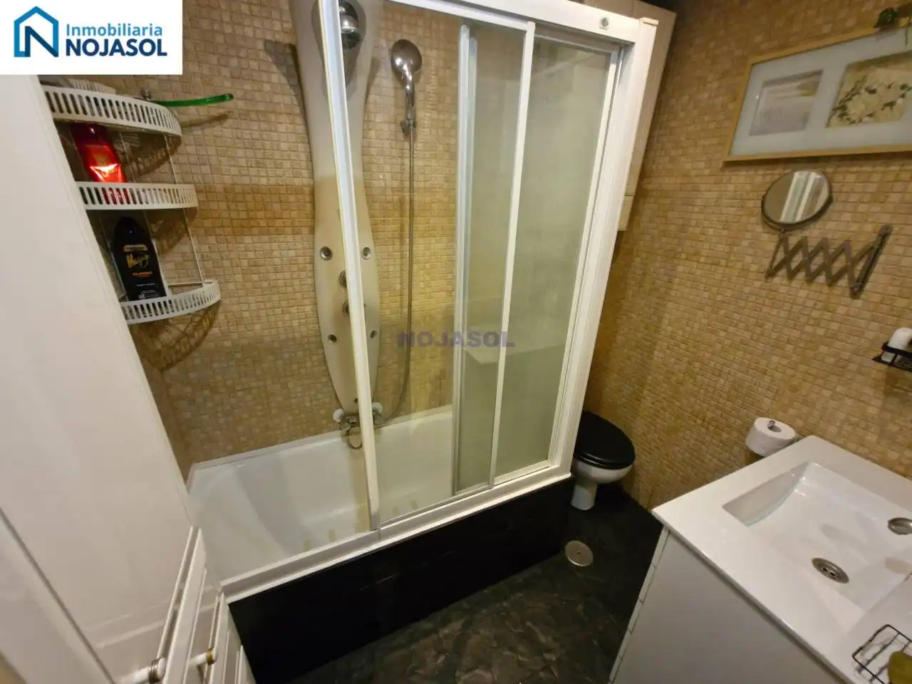 Bany de Apartament en venda en Noja amb Calefacció, Terrassa i Moblat