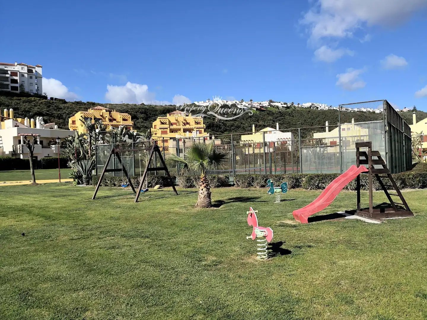Jardín de Piso de alquiler en Población de Arroyo con Aire acondicionado, Terraza y Piscina