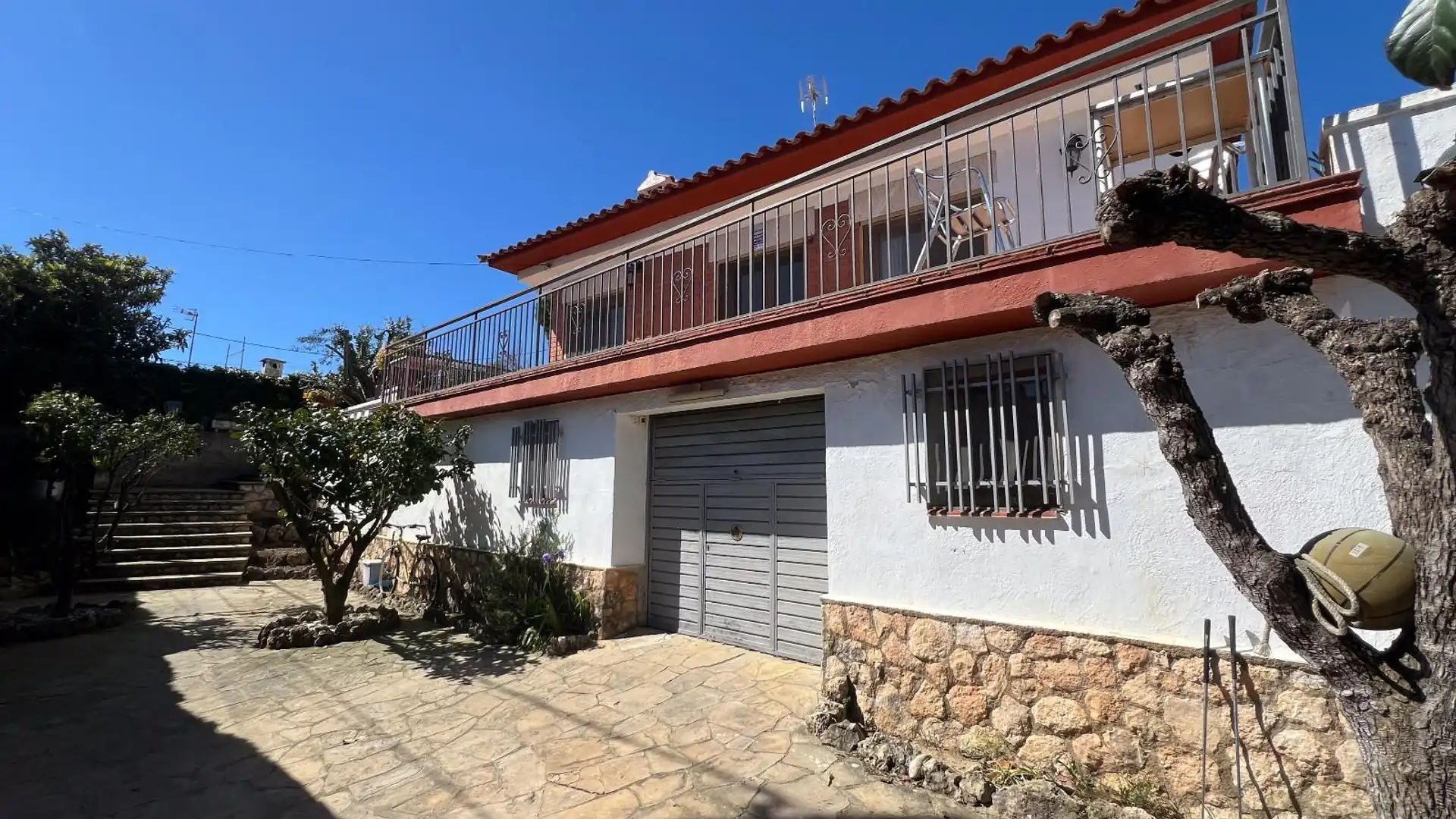 Vista exterior de Casa o chalet en venta en La Bisbal del Penedès con Aire acondicionado y Calefacción