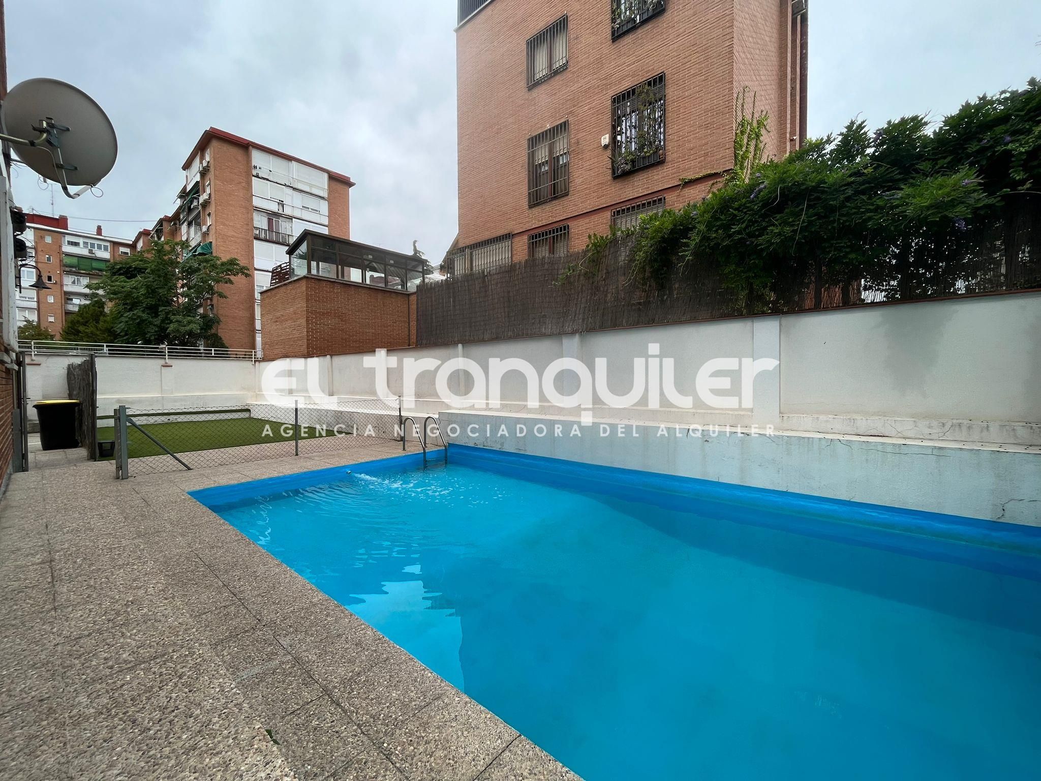 Swimming pool of Study to rent in  Madrid Capital  with Parquet flooring, Terrace and Swimming Pool