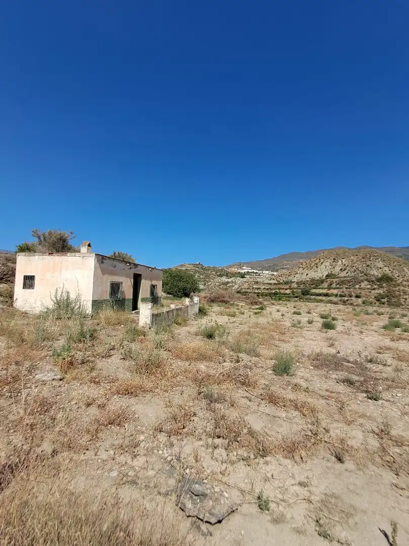 Country homes for sale in Canjáyar