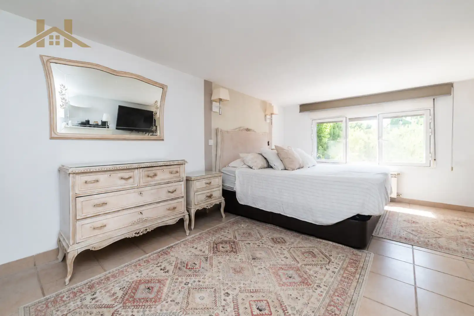 Habitación de Casa o chalet en venta en Pozuelo de Alarcón con Aire acondicionado, Calefacción y Jardín privado
