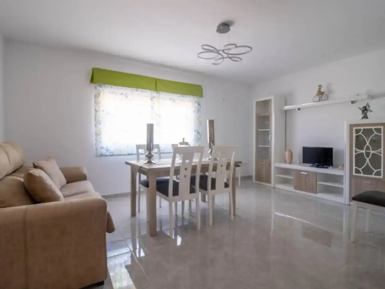 Sala d'estar de Pis en venda en Baeza amb Aire condicionat, Jardí privat i Traster