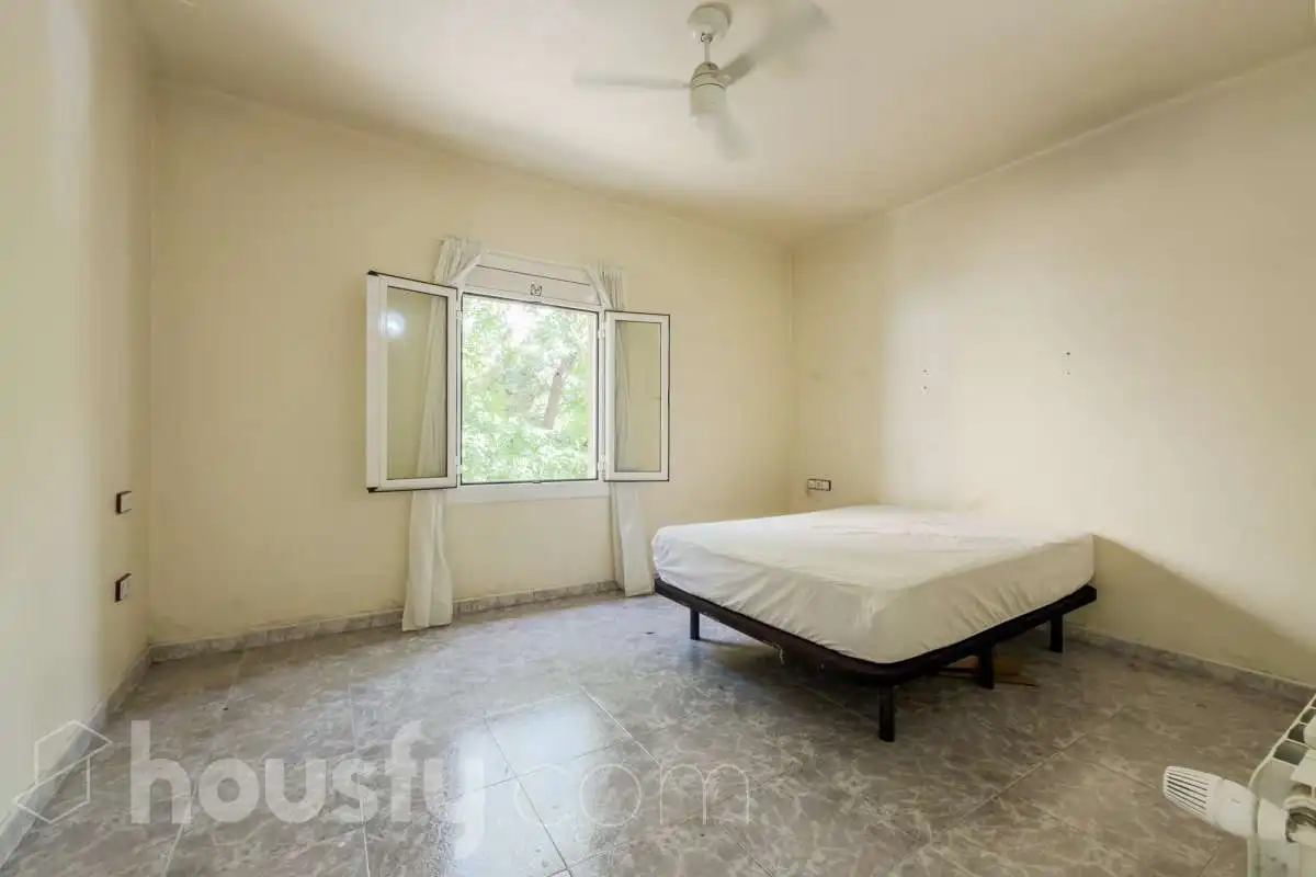 Habitación de Piso en venta en Barcelona con Aire acondicionado, Calefacción y Balcón