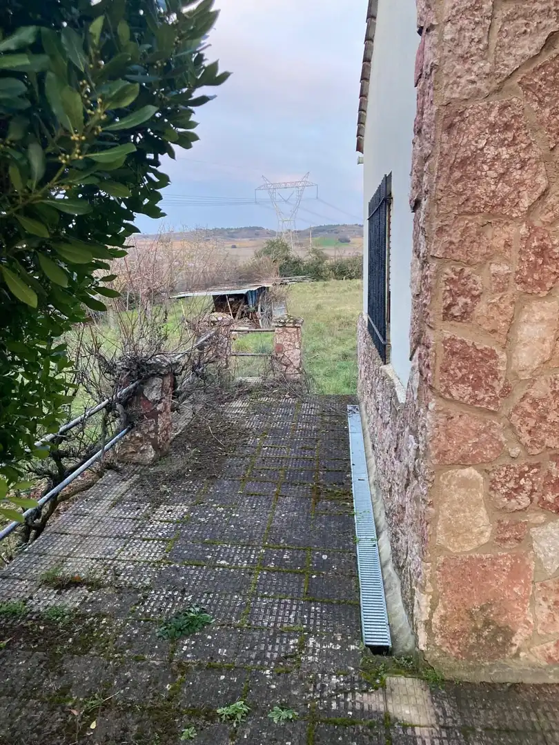 Country homes for sale in Villaturiel  with Private garden