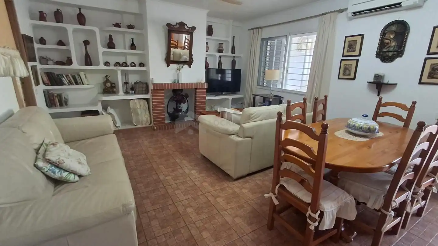 Sala d'estar de Casa o xalet de lloguer en Benicasim / Benicàssim amb Aire condicionat, Terrassa i Moblat