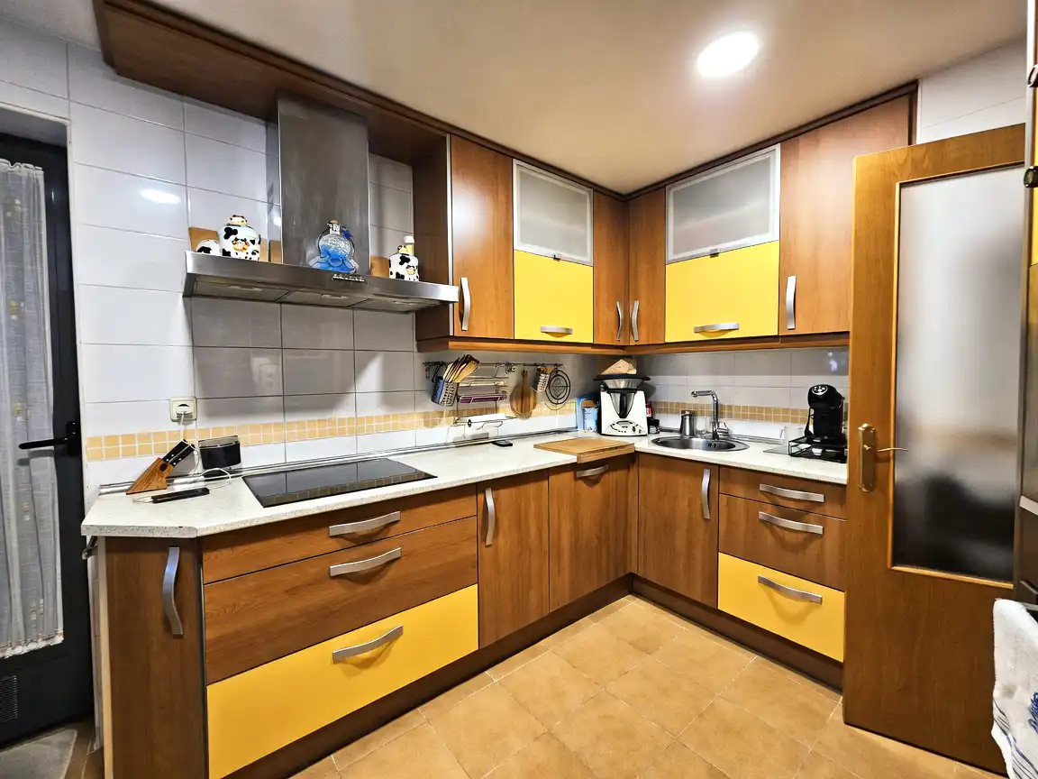 Cocina de Piso en venta en Parla con Aire acondicionado, Calefacción y Jardín privado